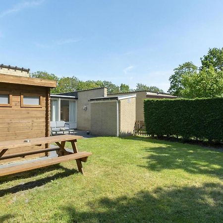 Contemporary Bungalow With Garden Sint Maartensvlotbrug المظهر الخارجي الصورة